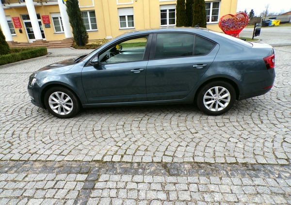 Skoda Octavia cena 65000 przebieg: 156000, rok produkcji 2017 z Ujście małe 172